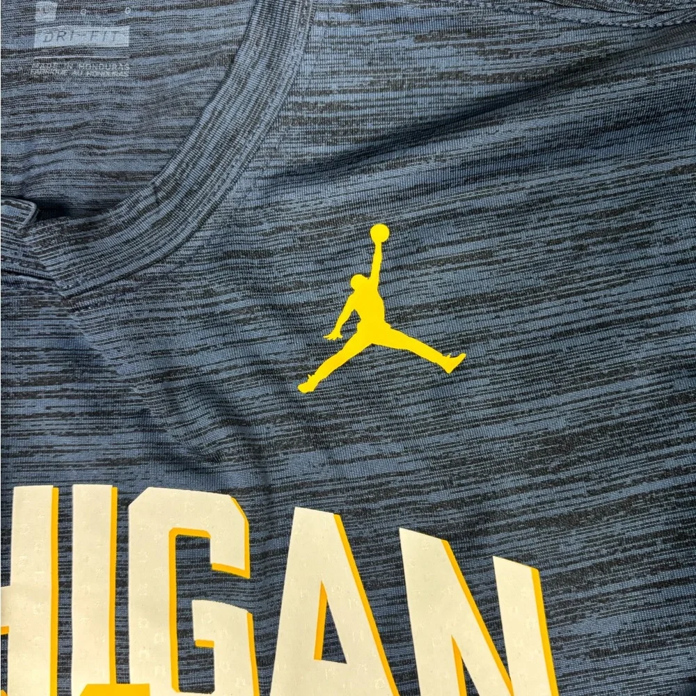 Nike dri fit u of m michigan air jordan tshirt‎ - Picture 2 of 4